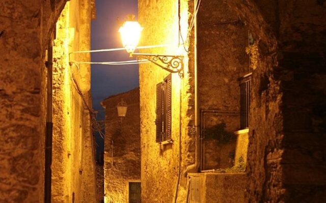 Al Piccolo Borgo Locanda Con Alloggio