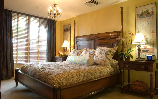 Bienville House