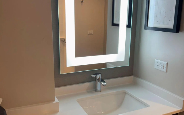 Holiday Inn Chicago  Midway Airport S by IHG