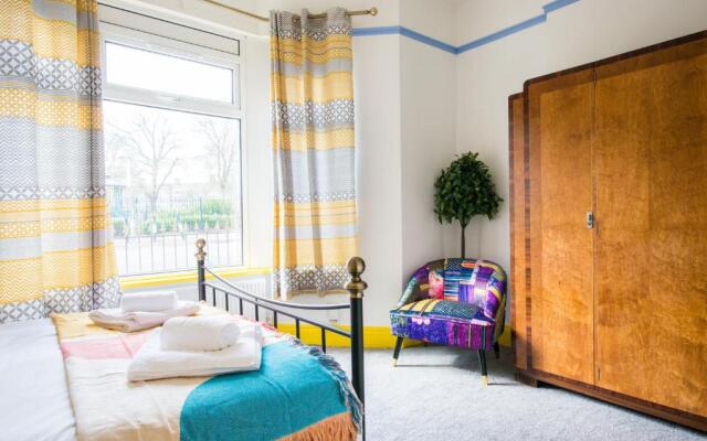 1 bed central Cardiff apartment with free parking
