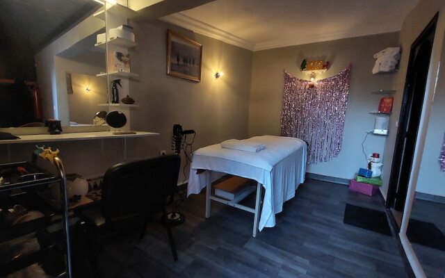 MAJOREL PEARL  Restaurant Piscine SPA