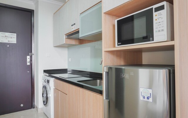 Relaxing Studio At Menteng Park Apartment