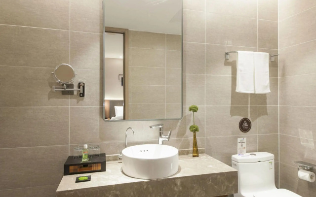 Homeinn Plus Hotel (Wuhan Zhongnan Subway Station Mengshidai)