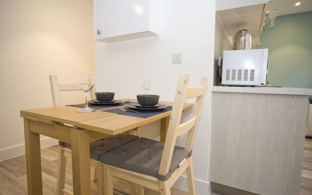 14 Compass Point
