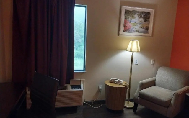 Fairway Inn