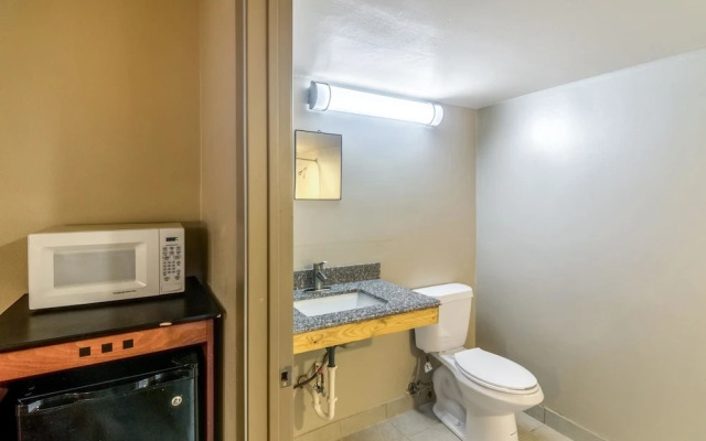 Days Inn Six Flags Mall
