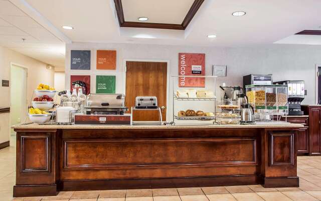 Comfort Suites Near University