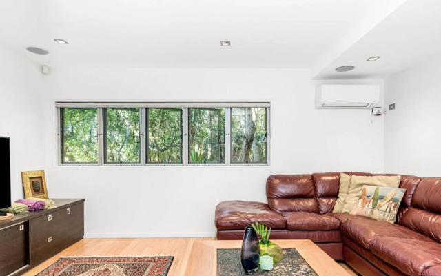 A SWEET ESCAPE - Ariel's