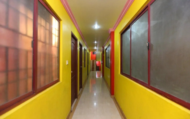 Lloyds Nest by OYO Rooms