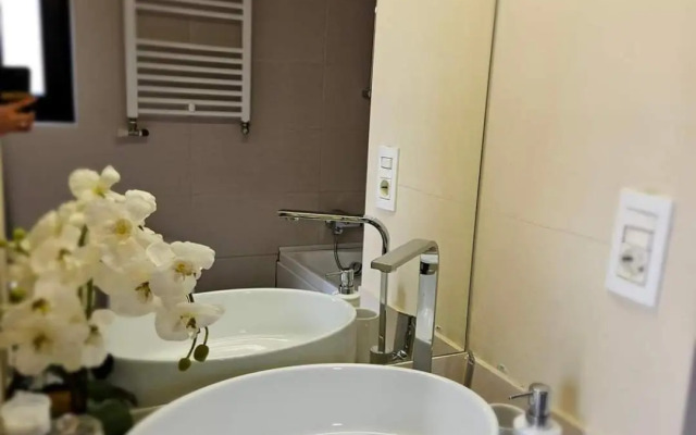 Laci lak modern apartment