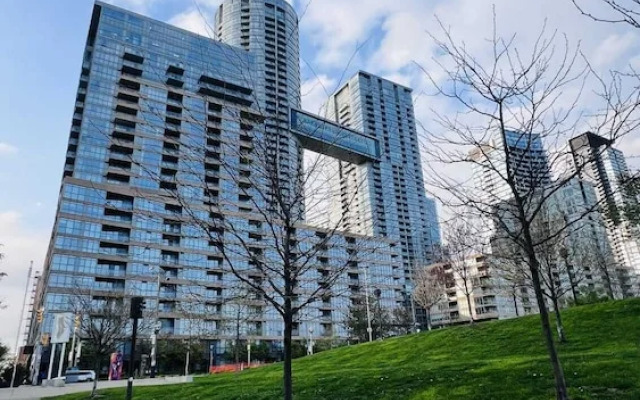 Toronto Escape - The Jasper Suite