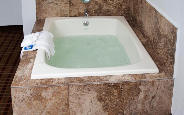 Express Inn & Suites