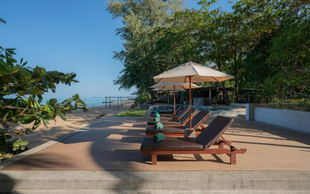 Khaolak Wanaburee Resort