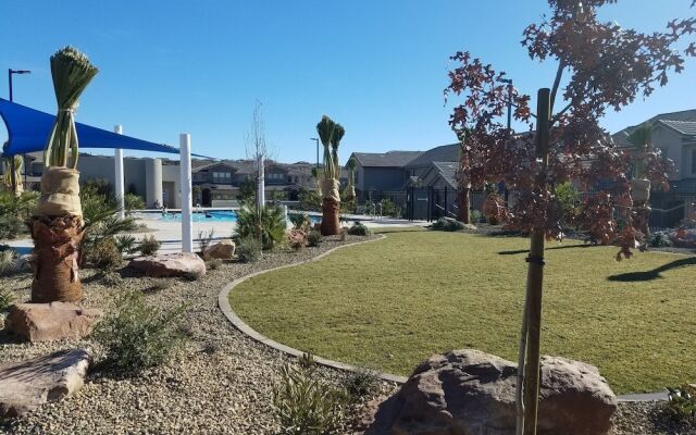 Red Cliffs Getaway 3 Bedroom Townhouse