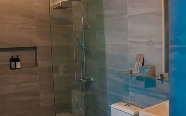 Huge 2Bedroom Staycation 4pax allowable 8pax Suite
