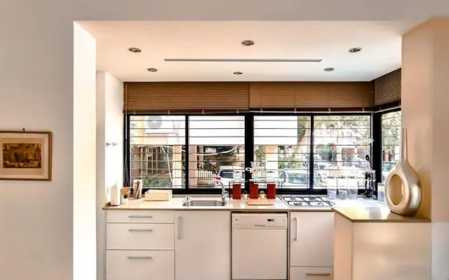 Rupin Nacre in Tel Aviv-yafo