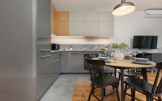 Apartment Siedmiogrodzka Wola by Renters