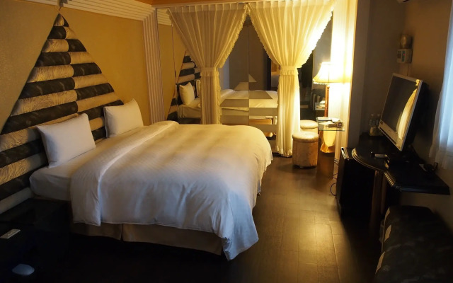 Day Chen Hotel