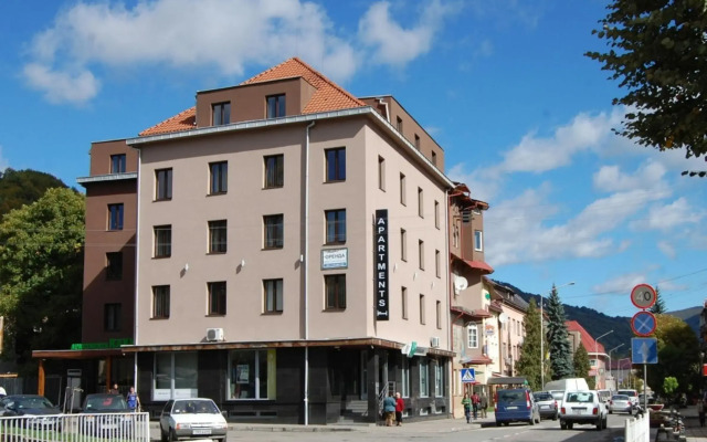 Rakhiv Hotel & Apartments
