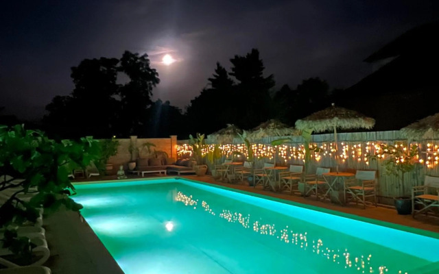 Ron De Mar #3 modern room