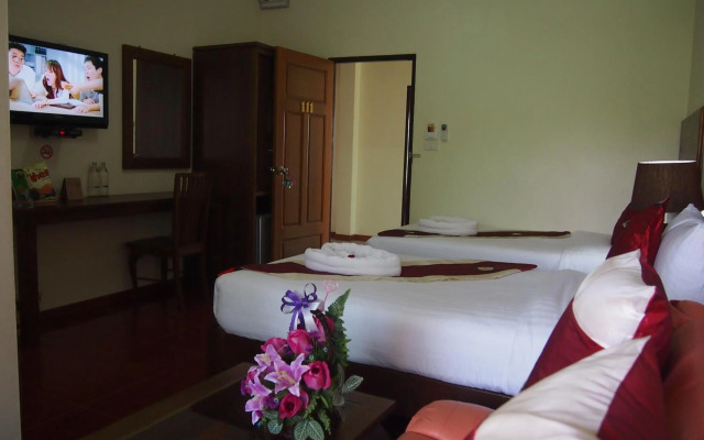 Ruen Narisra Resort