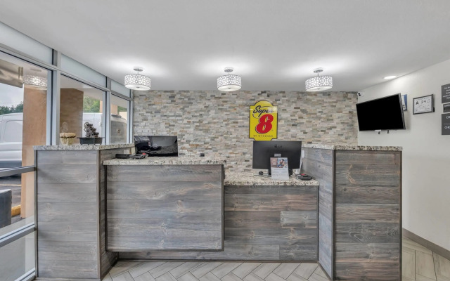 Super 8 by Wyndham Morganton