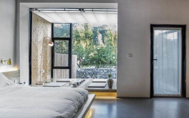 Worth Waiting Boutique Hotel