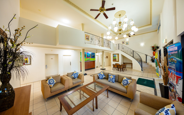 Cairns Queens Court