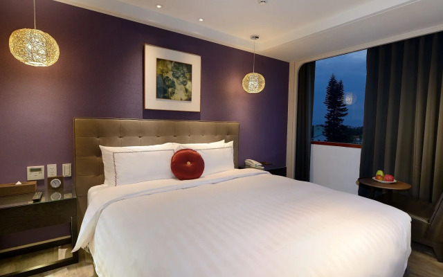 Shiny Ocean Hotel