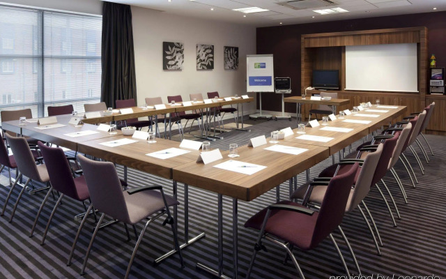 Holiday Inn Express Walsall M6J10 by IHG