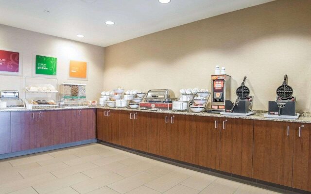 Comfort Suites Airport - University