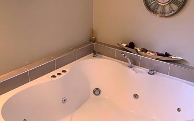 Churchill's B&B twin spa getaway
