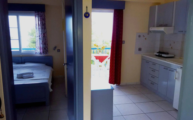Roditsa Patritsia Apartments