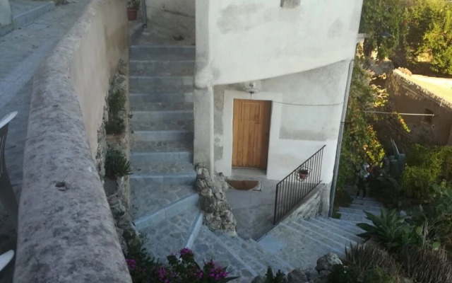 Case Rurali Pentedattilo