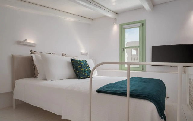 Porto Sereno Andros Suites