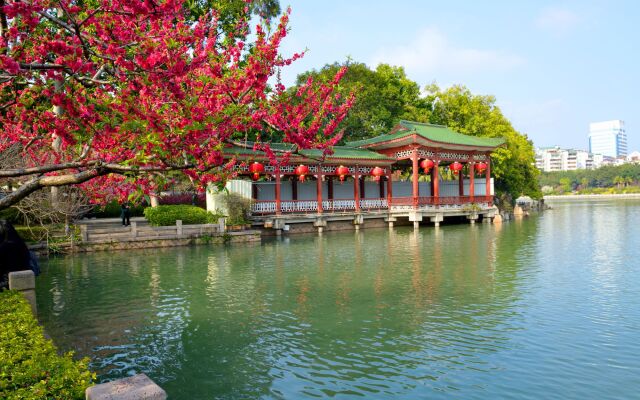 Fuzhou Lakeside Hotel