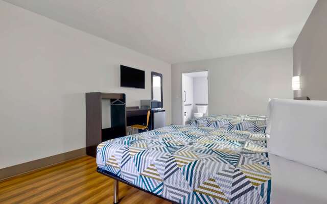 Motel 6 Plano, TX - Plano Northeast