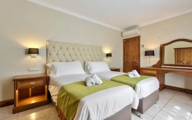 Villa Hibiscus 3 Bedroom Villa With Private Pool