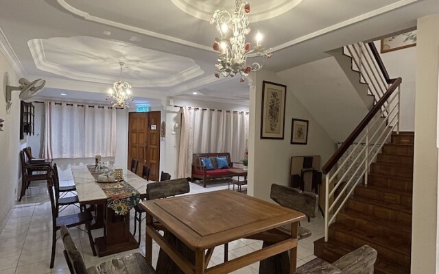 Baba & Charlie Homestay