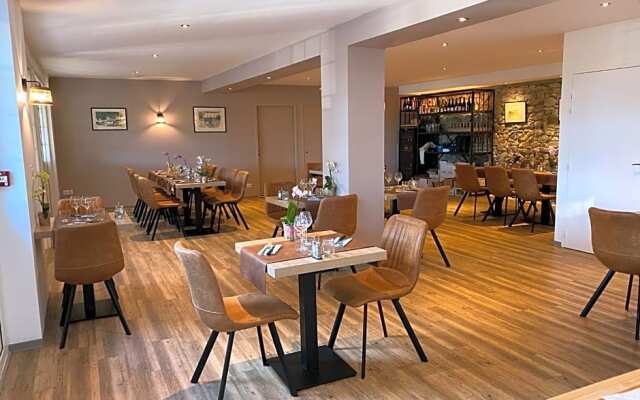 Logis Du Champ De Mars