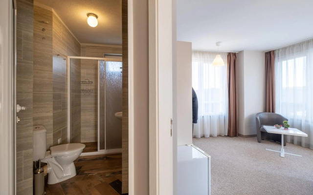 Blue Label Apart House