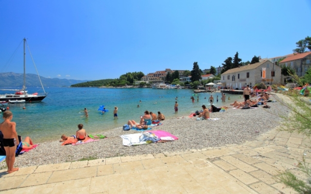 Apartment Jakica - family apartment with garden terrace A1 Mate Korcula, Island Korcula