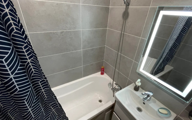 Апартаменты на проспекте Октября 122/1