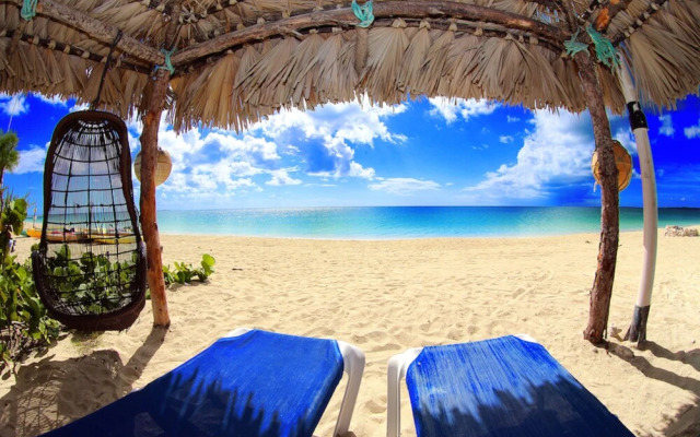 Rollezz Villas Beach Resort