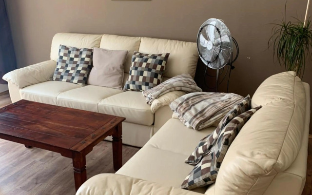 Anenska by Charles Bridge 2