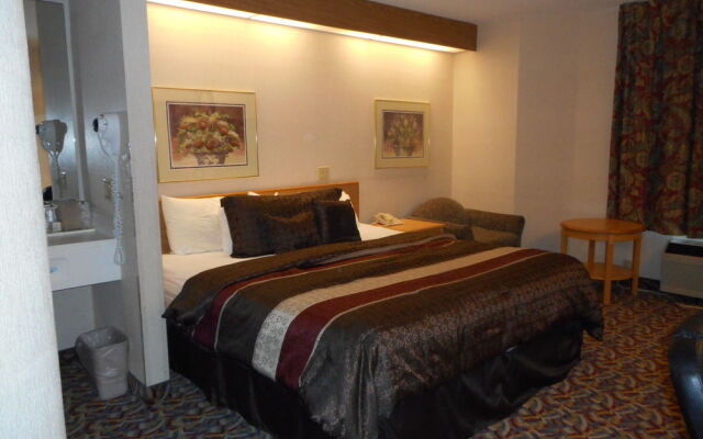 Pleasant Stay Inn & Suites