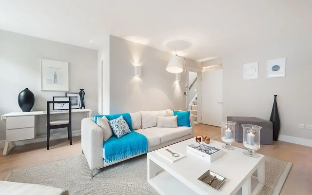 Prime Knightsbridge Mews-4 bed House