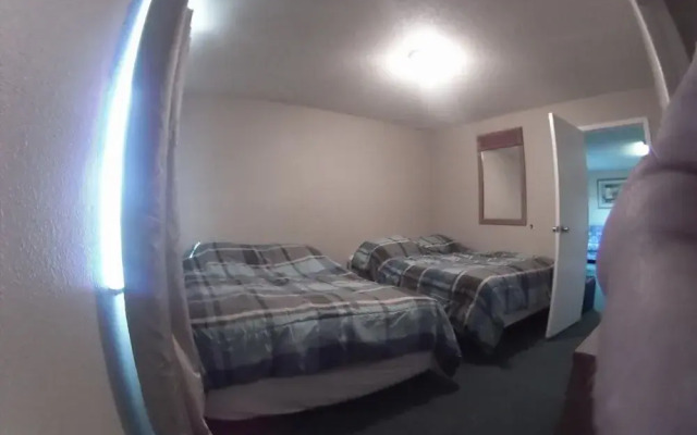 Outpost Motel & Kitchenette Suites