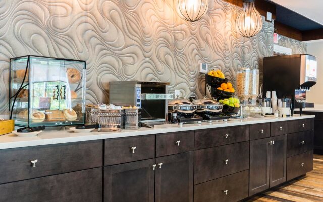 Rockport Inn And Suites