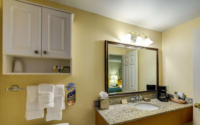 Port Inn and Suites Portsmouth, Ascend Hotel Collection